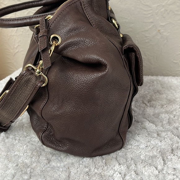 Pour La Victoire Leather Shoulder Bag - Picture 5 of 16